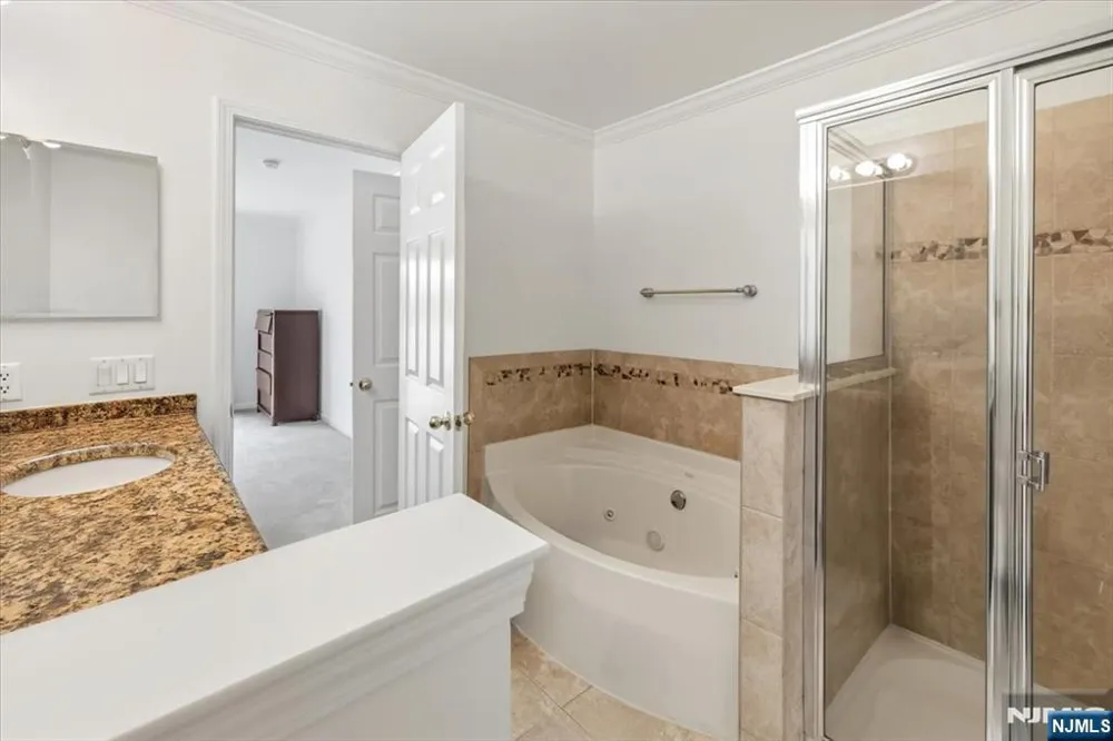 31 Forshee Circle 101 Montvale, NJ 07645