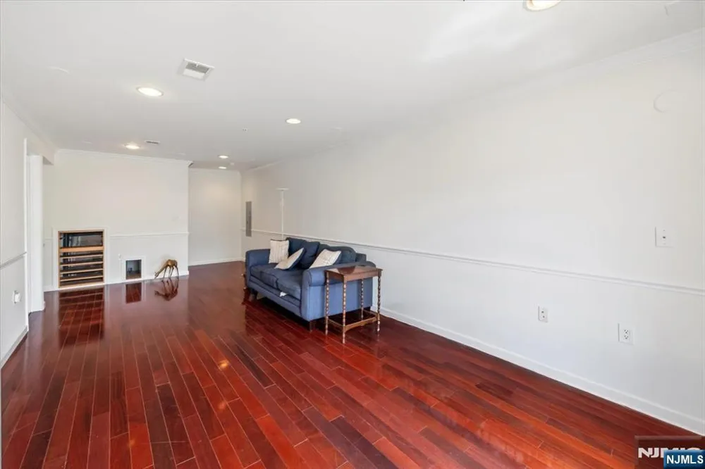 31 Forshee Circle 101 Montvale, NJ 07645