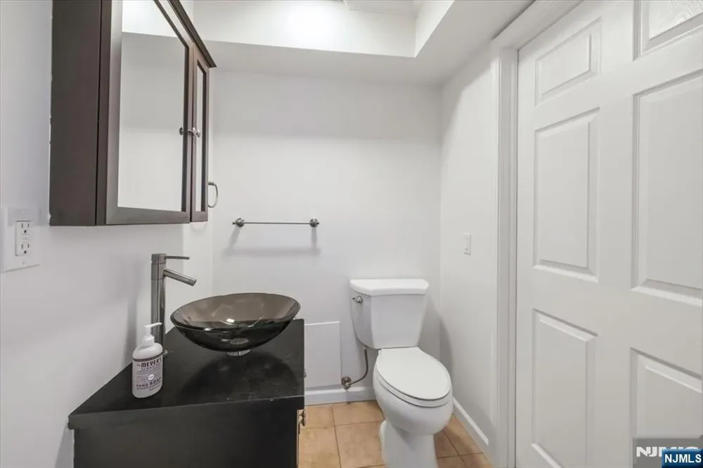 31 Forshee Circle 101 Montvale, NJ 07645