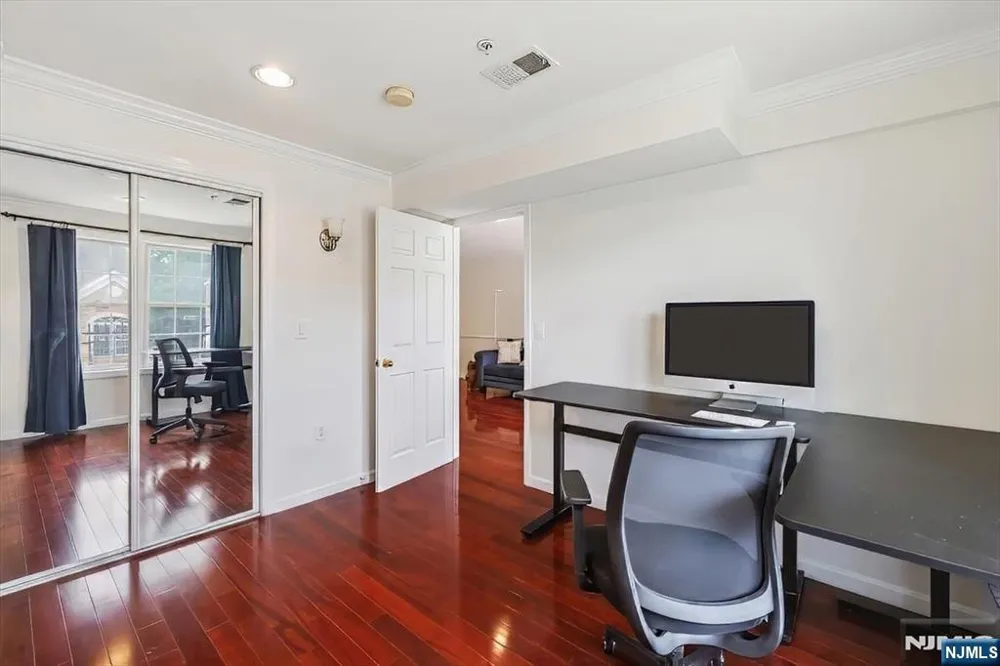 31 Forshee Circle 101 Montvale, NJ 07645