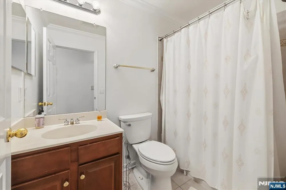 31 Forshee Circle 101 Montvale, NJ 07645