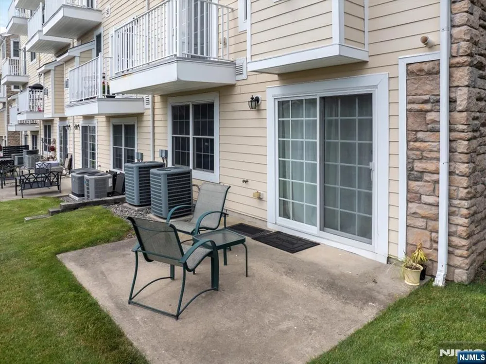 31 Forshee Circle 101 Montvale, NJ 07645