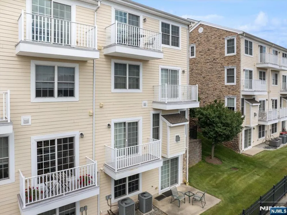 31 Forshee Circle 101 Montvale, NJ 07645