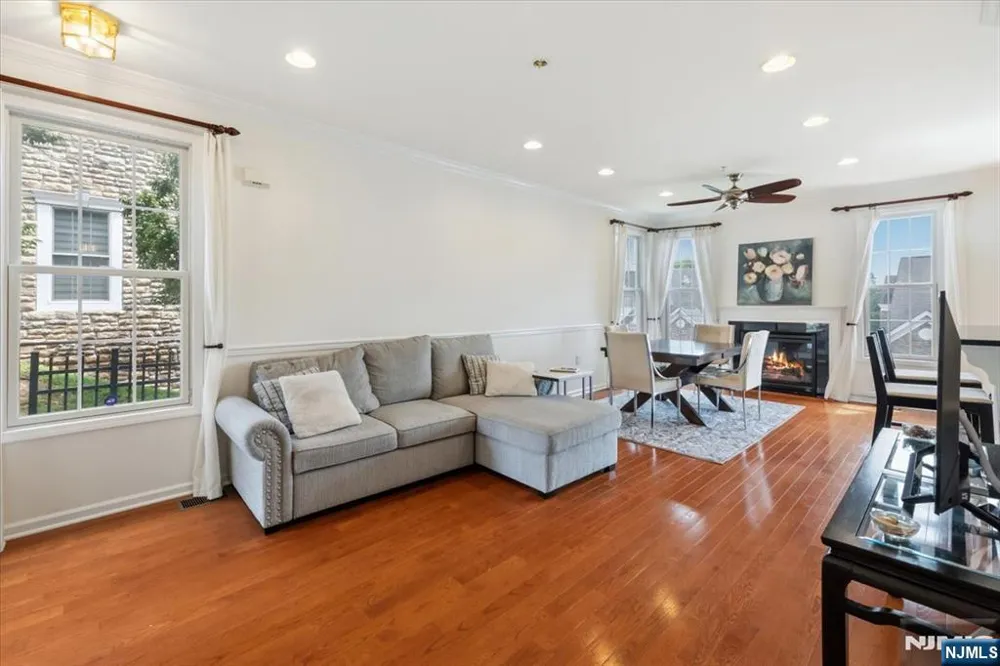 31 Forshee Circle 101 Montvale, NJ 07645