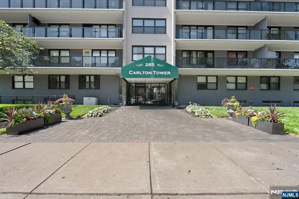 285 Aycrigg Avenue 15C Passaic, NJ 07055