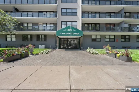 285 Aycrigg Avenue 15C