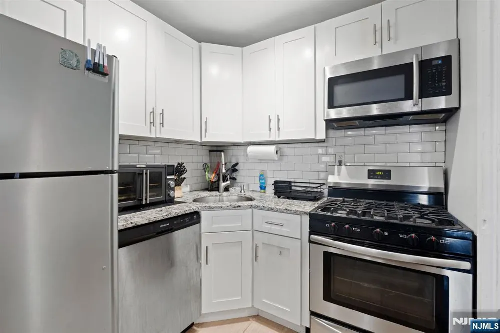 285 Aycrigg Avenue 15C Passaic, NJ 07055