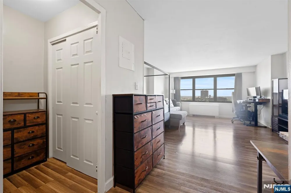 285 Aycrigg Avenue 15C Passaic, NJ 07055