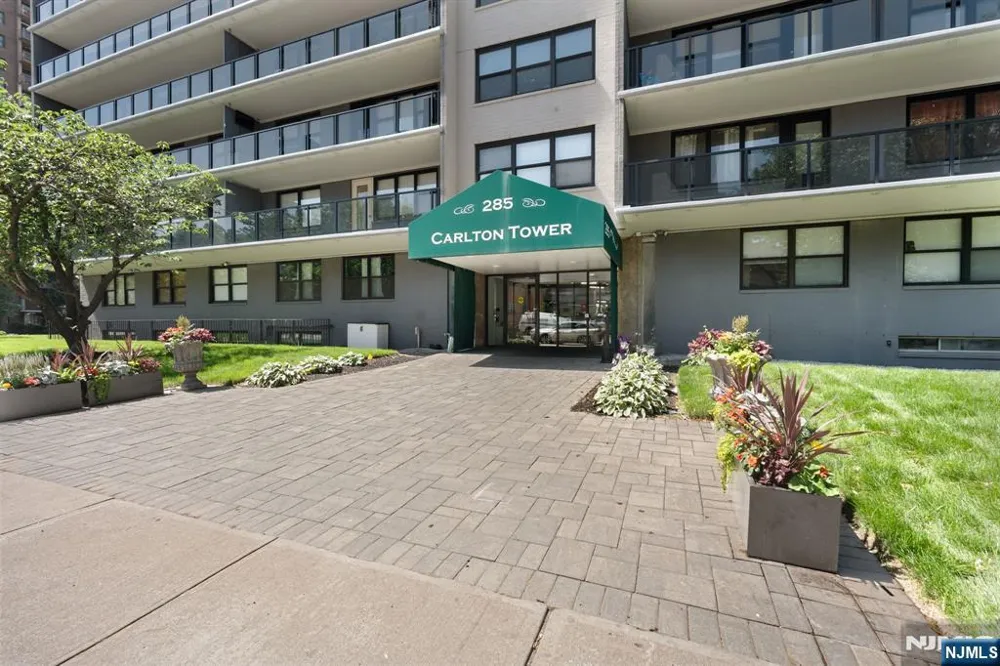 285 Aycrigg Avenue 15C Passaic, NJ 07055