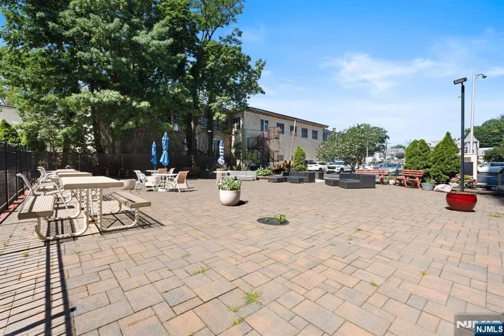 285 Aycrigg Avenue 15C Passaic, NJ 07055