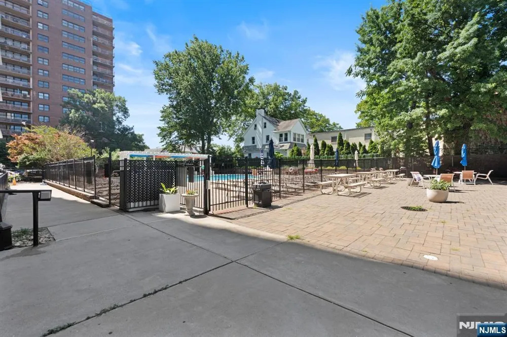 285 Aycrigg Avenue 15C Passaic, NJ 07055