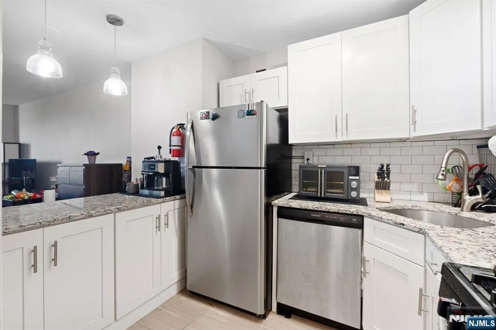285 Aycrigg Avenue 15C Passaic, NJ 07055