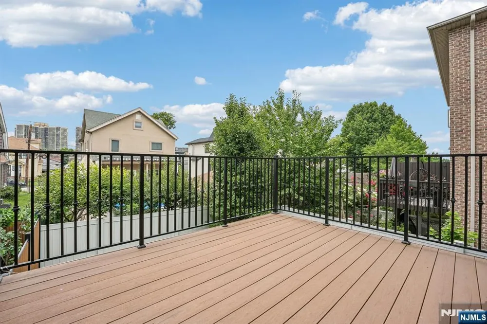 85 Washington Avenue 85 Cliffside Park, NJ 07010