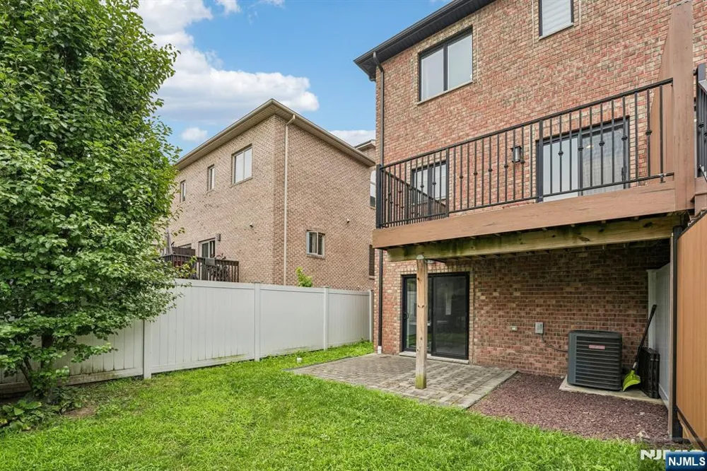 85 Washington Avenue 85 Cliffside Park, NJ 07010