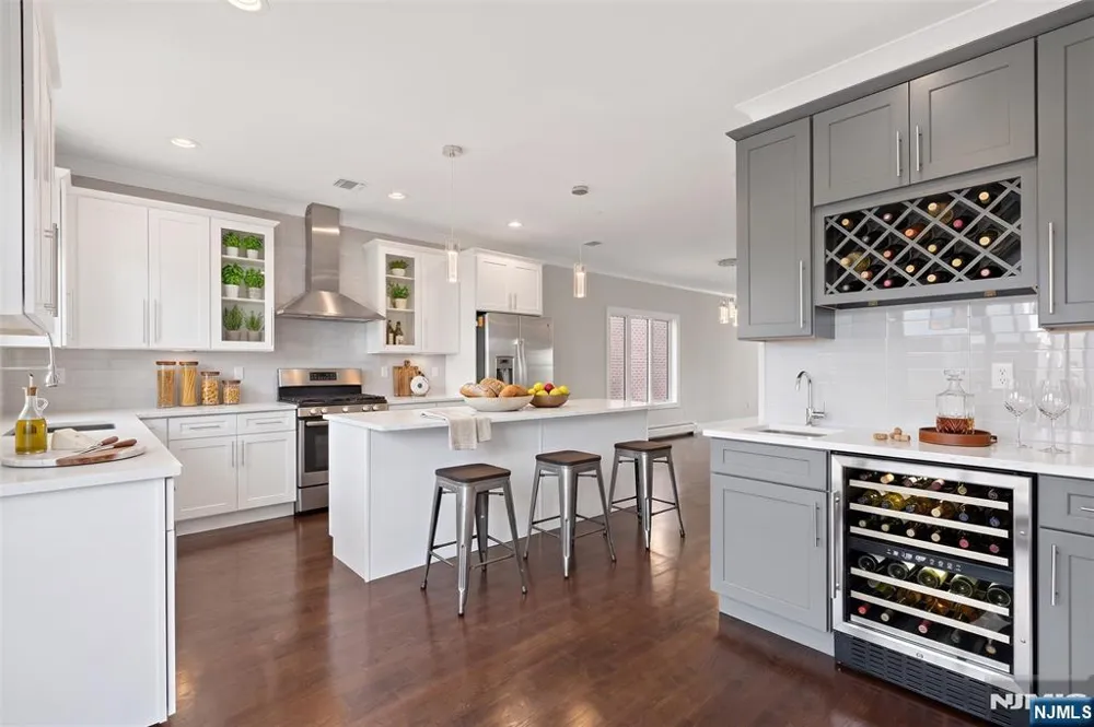 85 Washington Avenue 85 Cliffside Park, NJ 07010