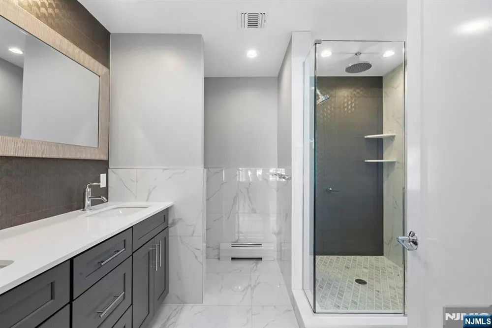 85 Washington Avenue 85 Cliffside Park, NJ 07010