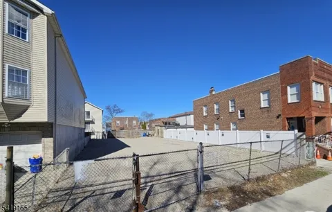 716 N 6Th St