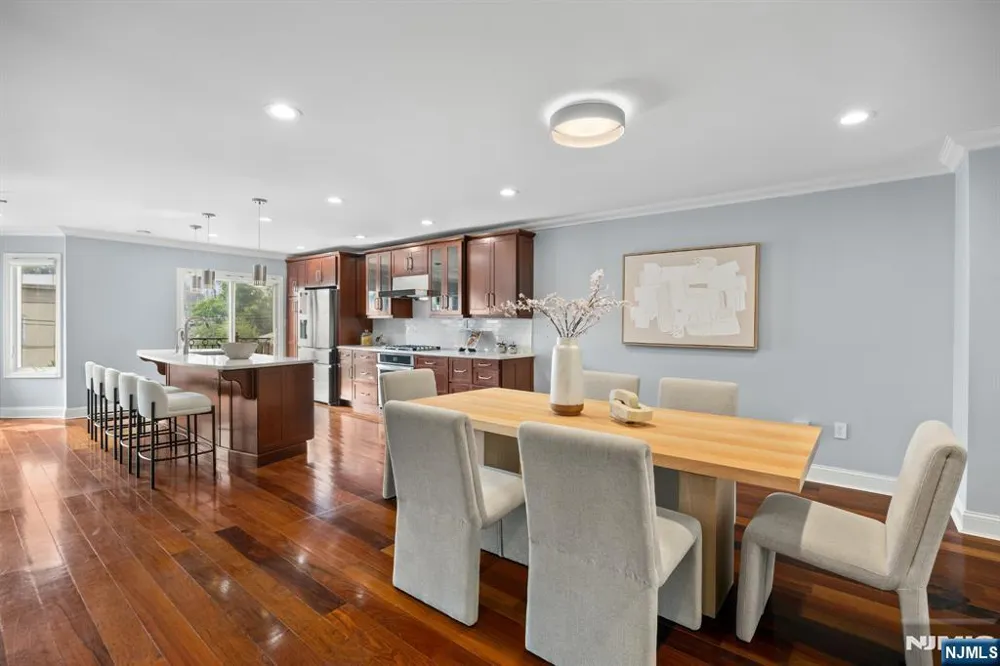 352 Gorge Cliffside Park, NJ 07010
