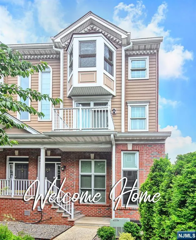 263 Halfmoon Court West New York, NJ 07093