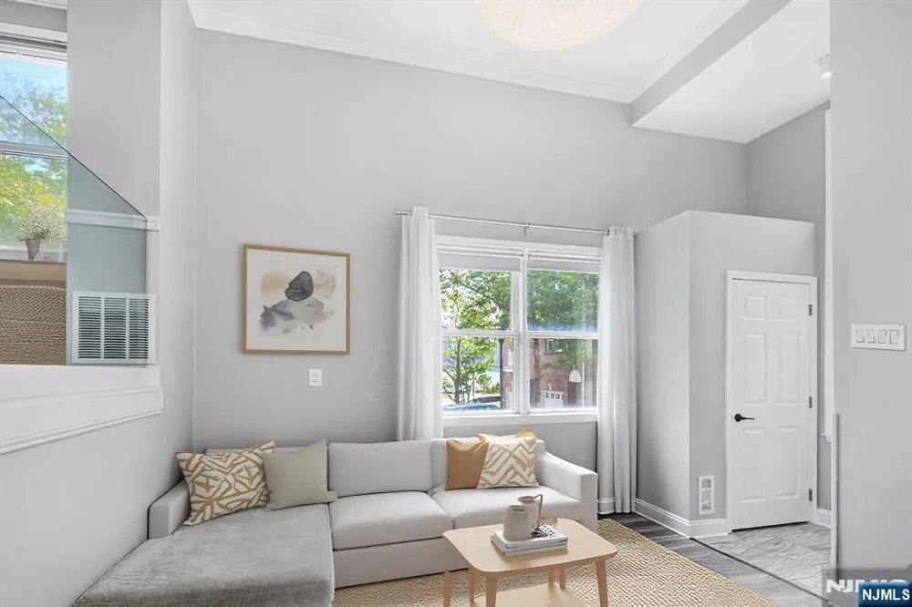 263 Halfmoon Court West New York, NJ 07093
