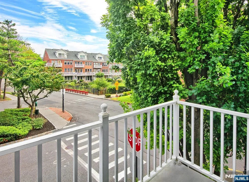 263 Halfmoon Court West New York, NJ 07093