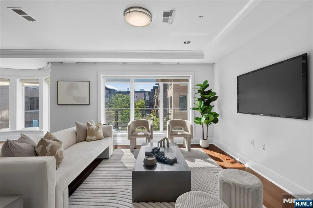 100 Eton Row 302 Weehawken, NJ 07086