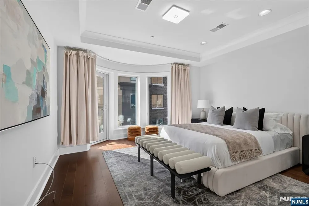 100 Eton Row 302 Weehawken, NJ 07086
