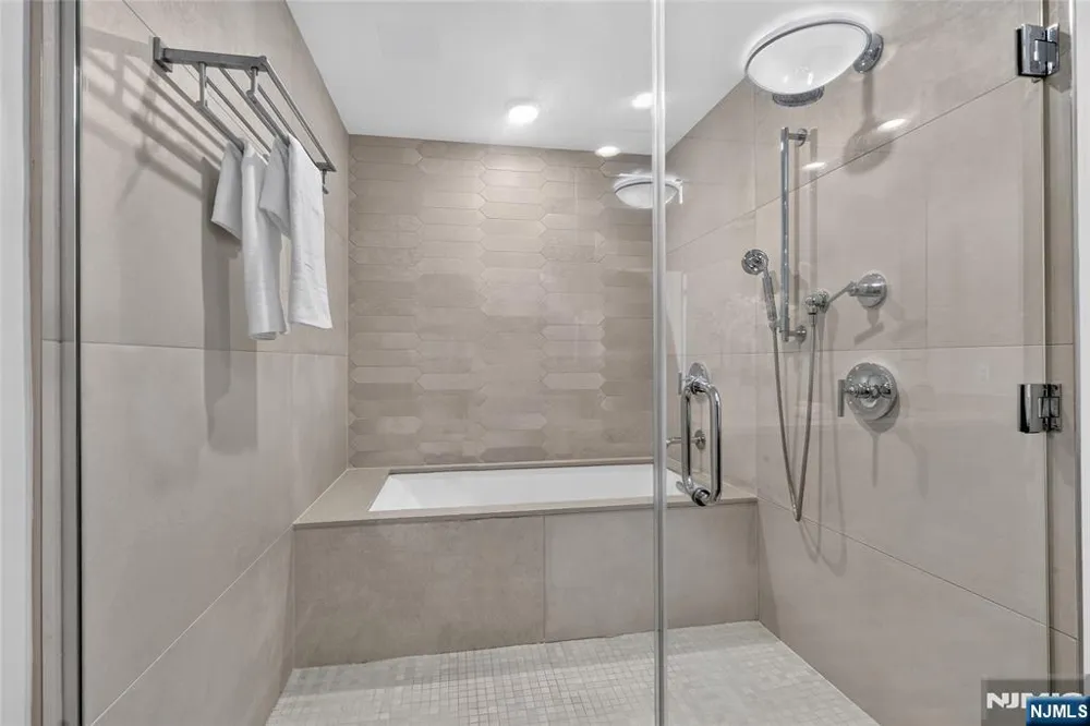 100 Eton Row 302 Weehawken, NJ 07086