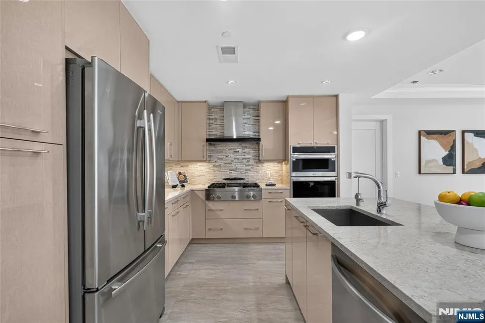 100 Eton Row 302 Weehawken, NJ 07086