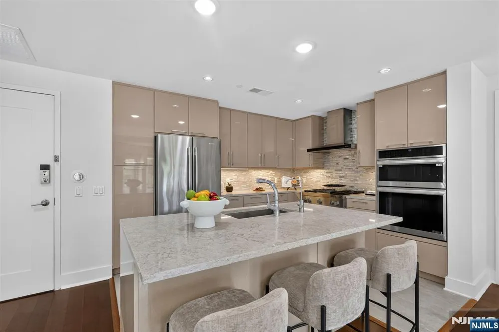 100 Eton Row 302 Weehawken, NJ 07086