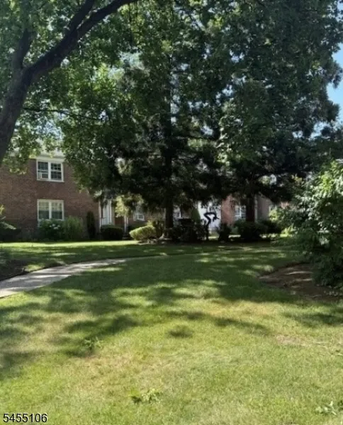 100 Huguenot Ave Englewood City, NJ 07631