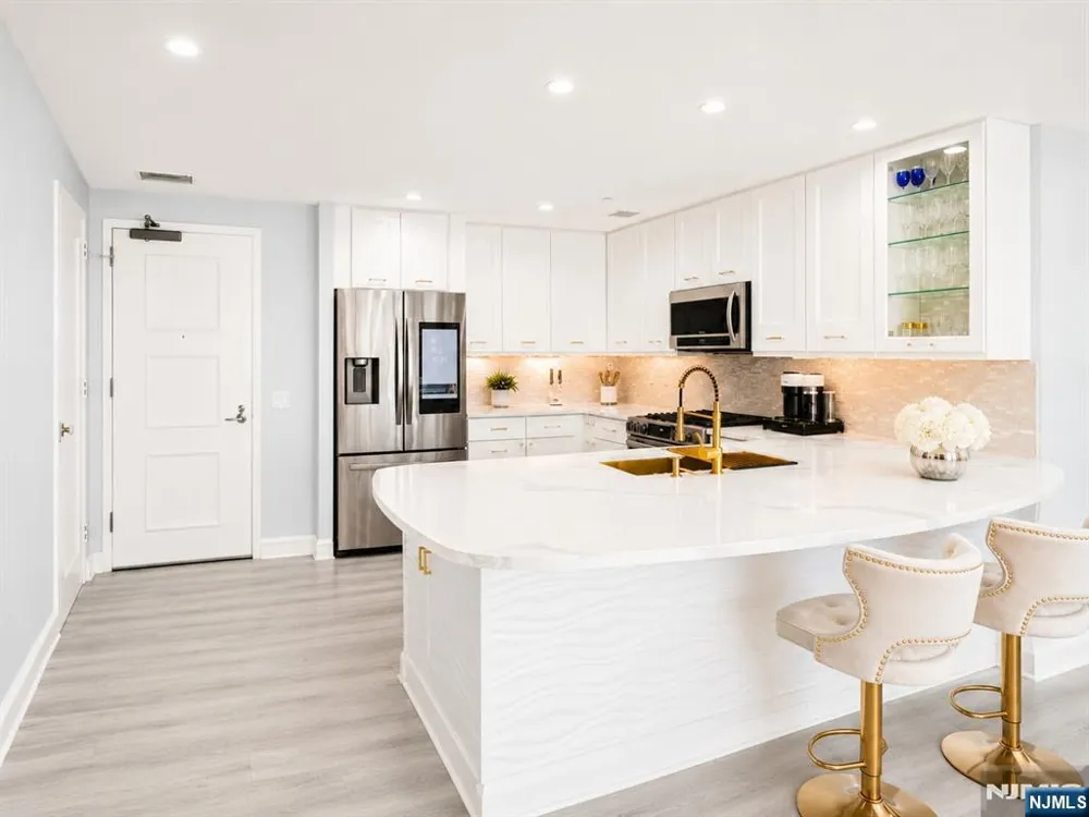 8100 River Road 1005 North Bergen, NJ 07047