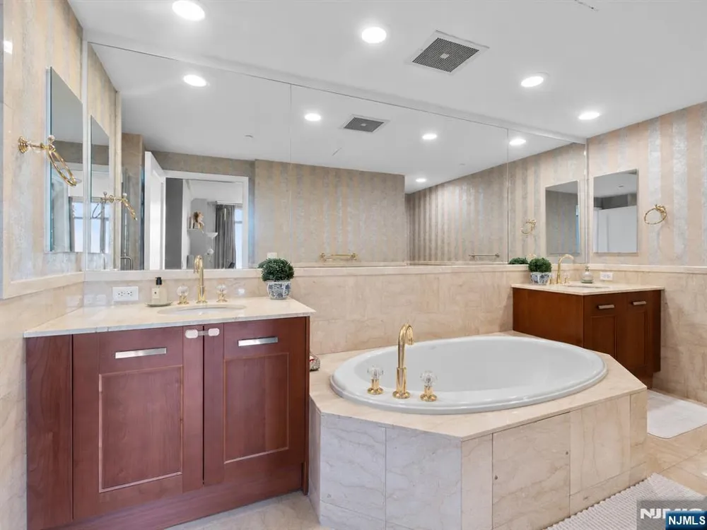 8100 River Road 1005 North Bergen, NJ 07047
