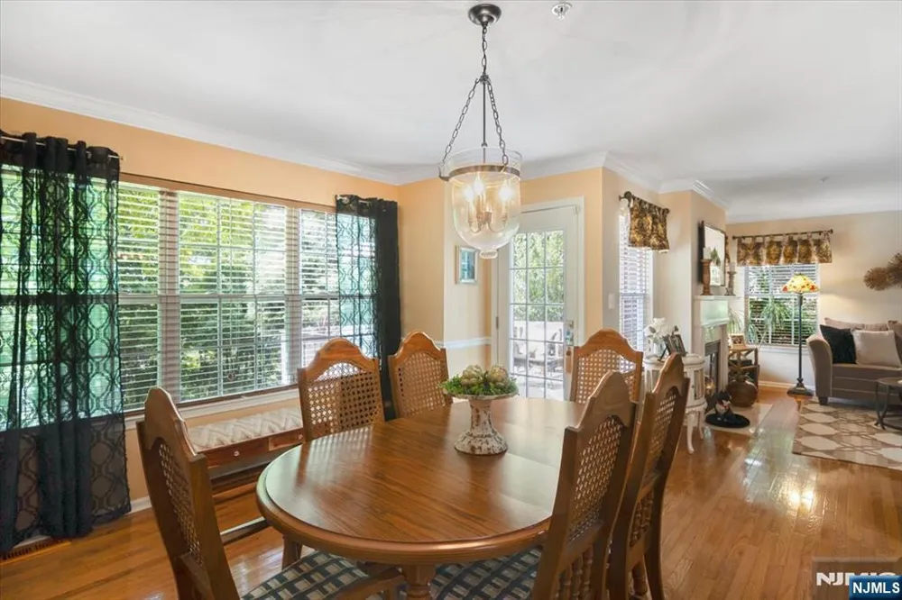 34 Ridge Drive Pompton Lakes, NJ 07442