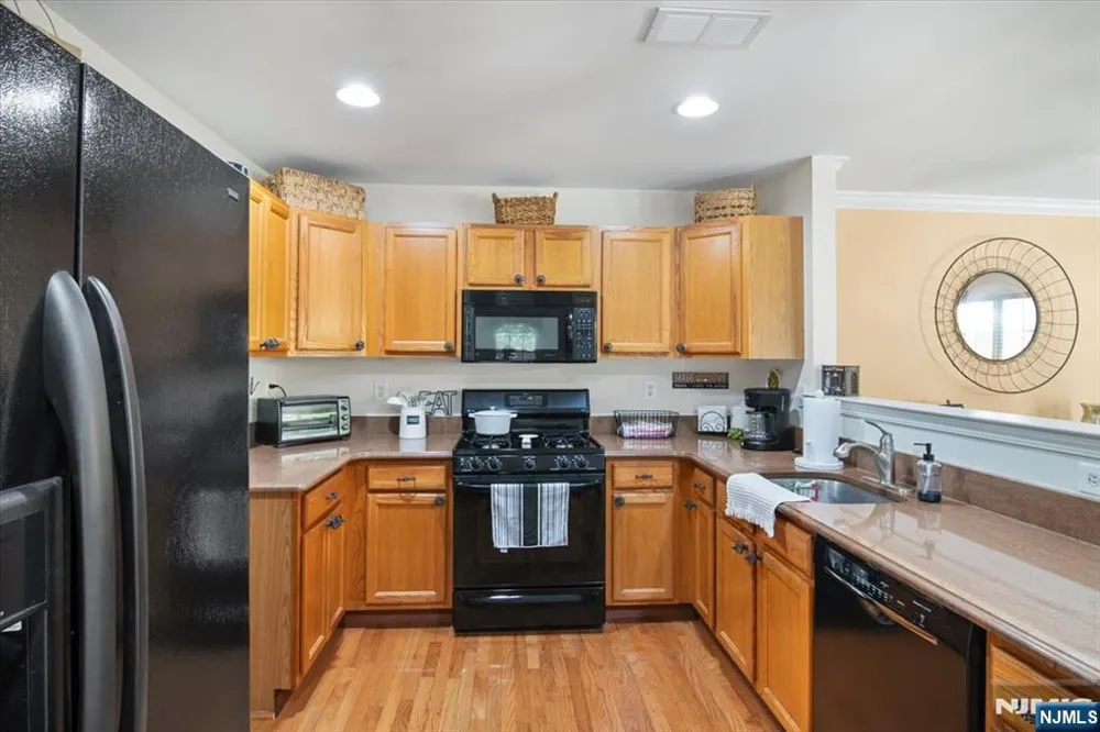 34 Ridge Drive Pompton Lakes, NJ 07442