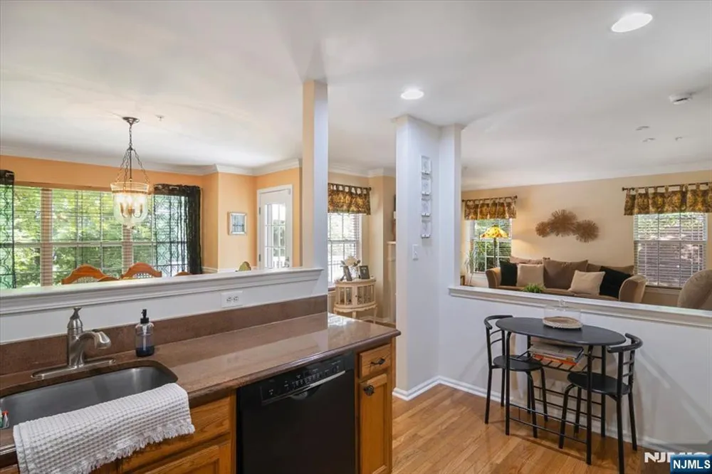34 Ridge Drive Pompton Lakes, NJ 07442