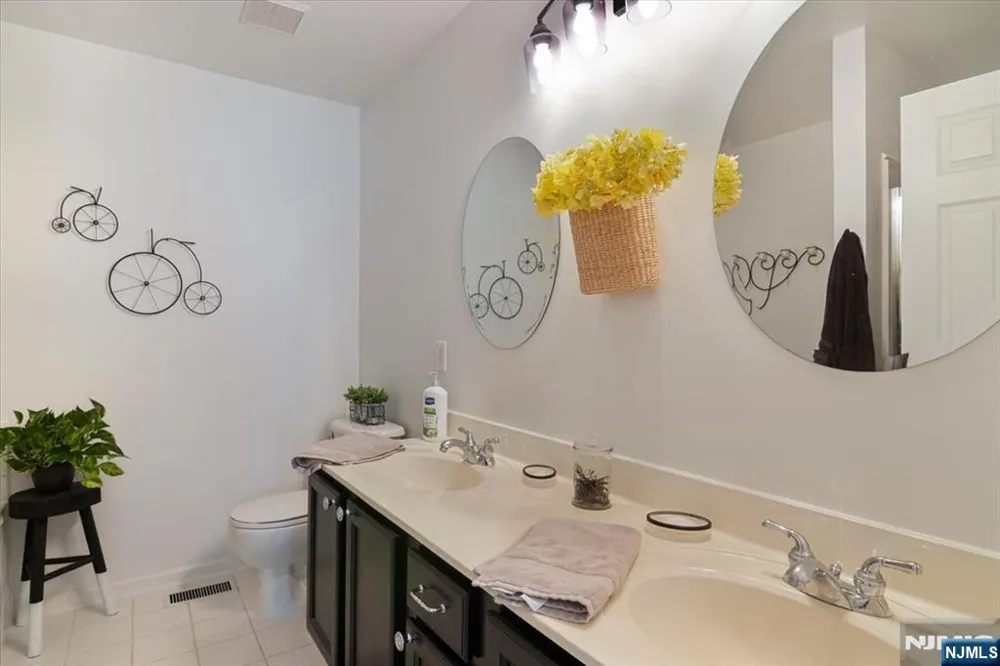 34 Ridge Drive Pompton Lakes, NJ 07442
