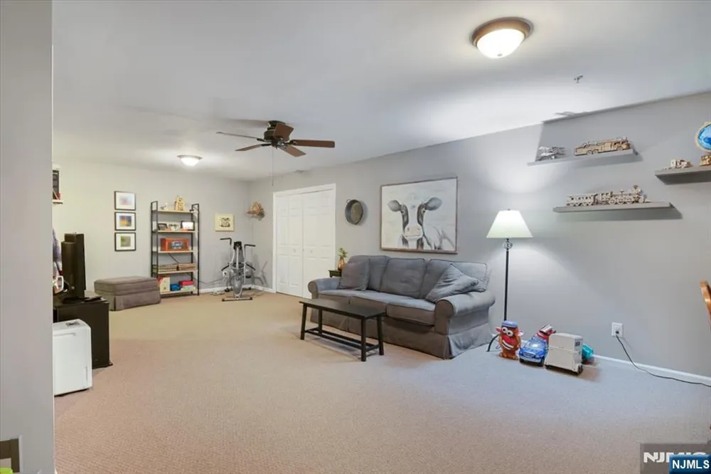 34 Ridge Drive Pompton Lakes, NJ 07442