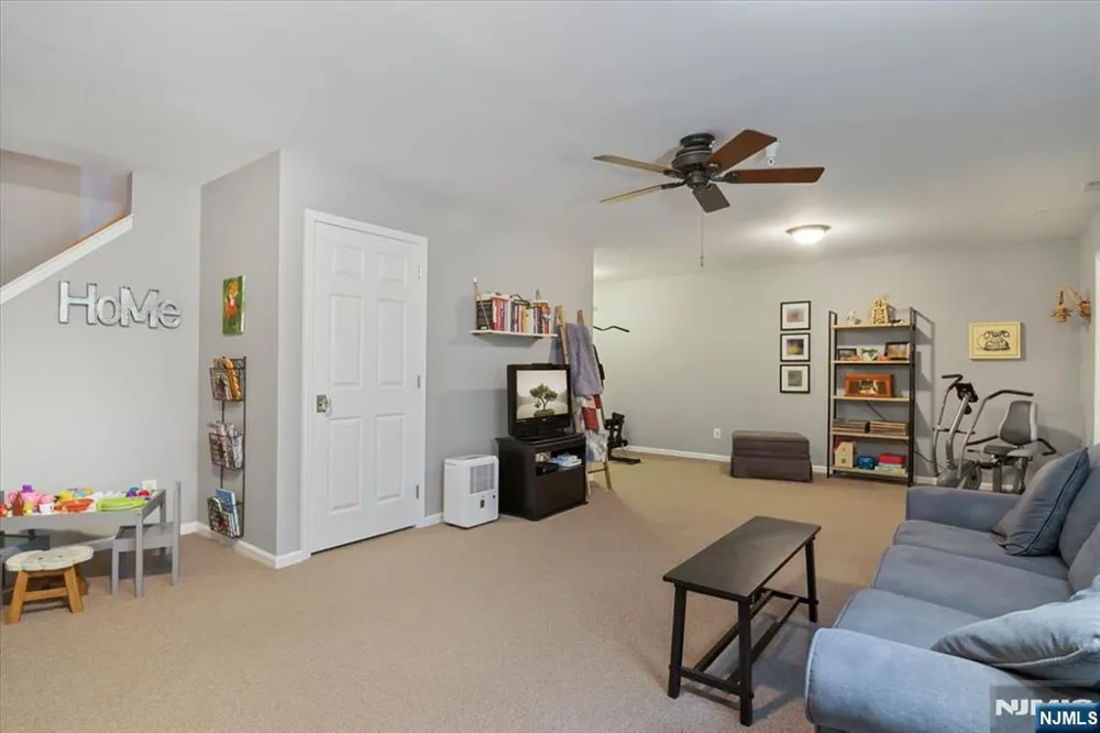 34 Ridge Drive Pompton Lakes, NJ 07442