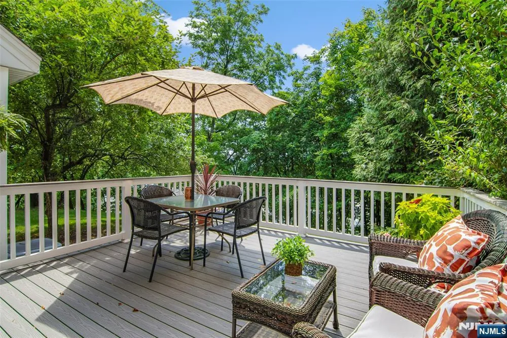 34 Ridge Drive Pompton Lakes, NJ 07442