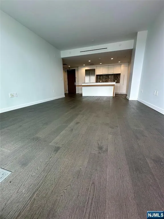 320 Adolphus Avenue 1411 Cliffside Park, NJ 07010