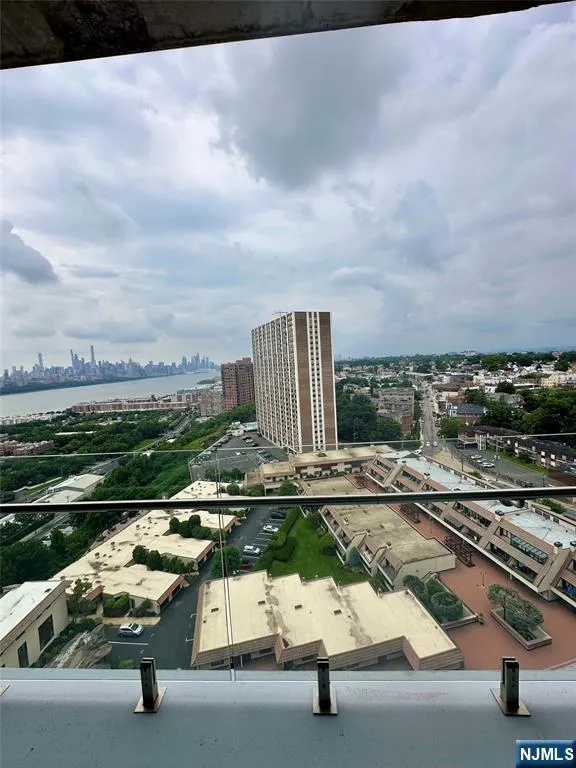 320 Adolphus Avenue 1411 Cliffside Park, NJ 07010