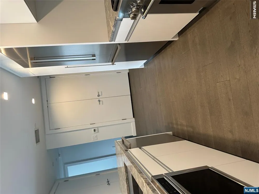 320 Adolphus Avenue 1411 Cliffside Park, NJ 07010