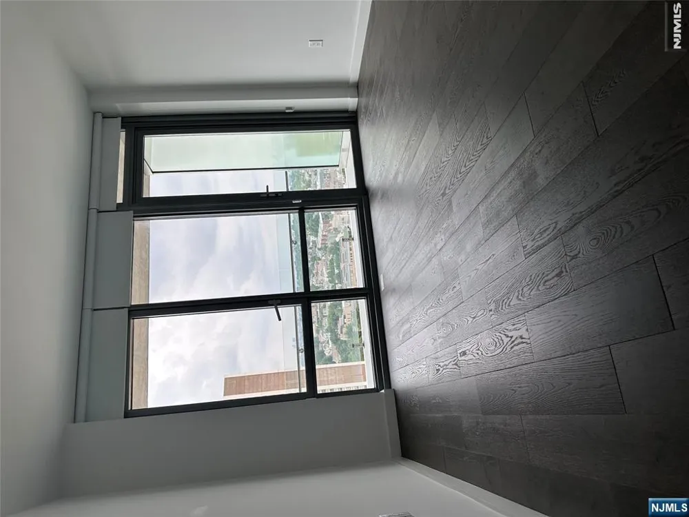 320 Adolphus Avenue 1411 Cliffside Park, NJ 07010
