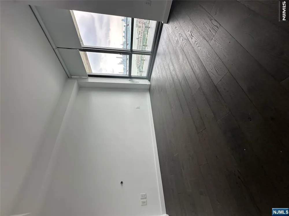 320 Adolphus Avenue 1411 Cliffside Park, NJ 07010