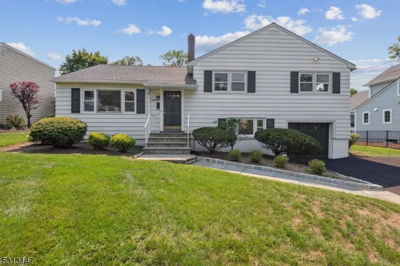 990 Washington Ave Hohokus, NJ 07423