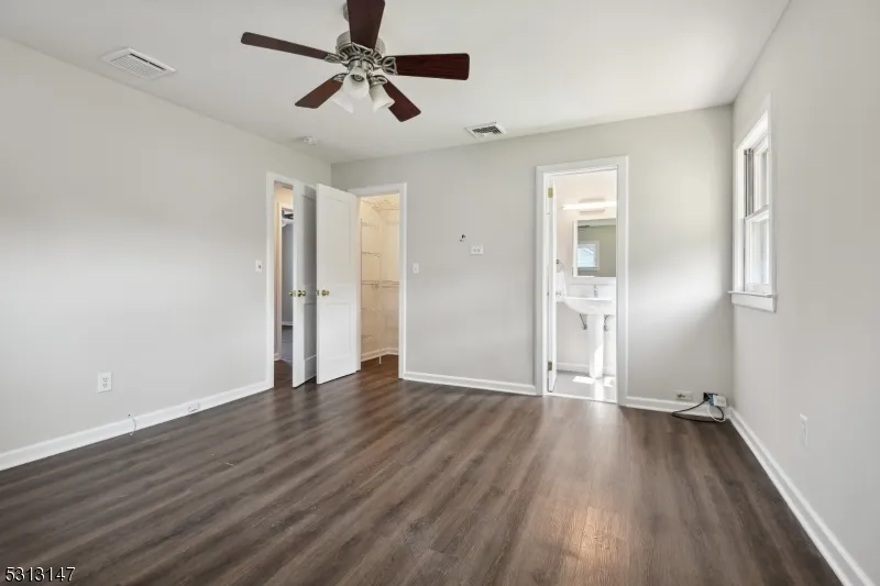 990 Washington Ave Hohokus, NJ 07423