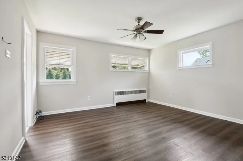 990 Washington Ave Hohokus, NJ 07423