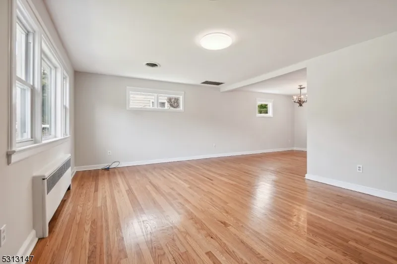 990 Washington Ave Hohokus, NJ 07423