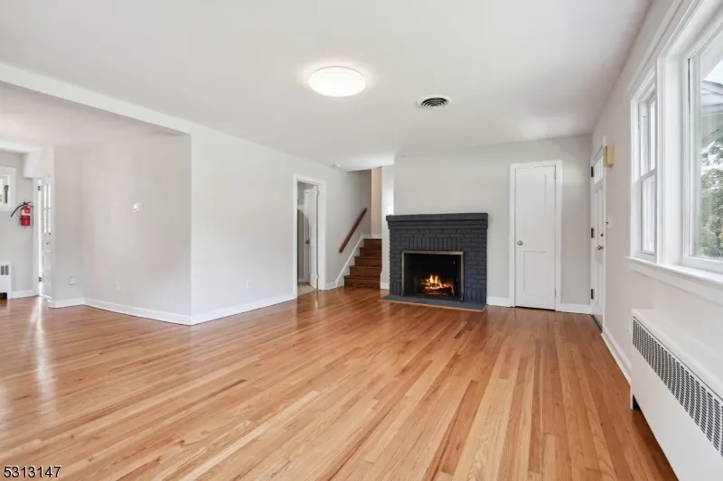 990 Washington Ave Hohokus, NJ 07423